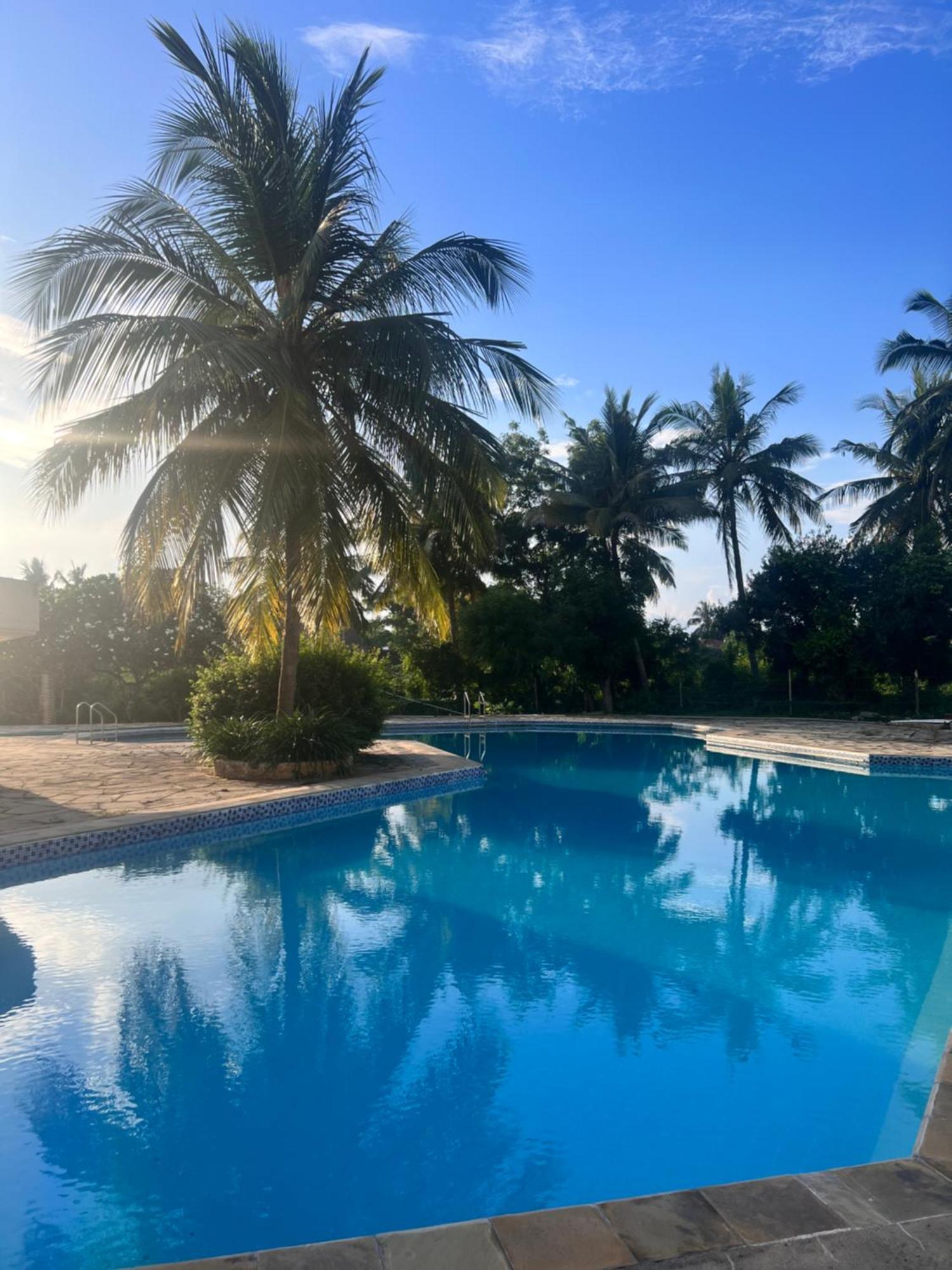 Waves And Wanderlust-Diani Beach Εξωτερικό φωτογραφία